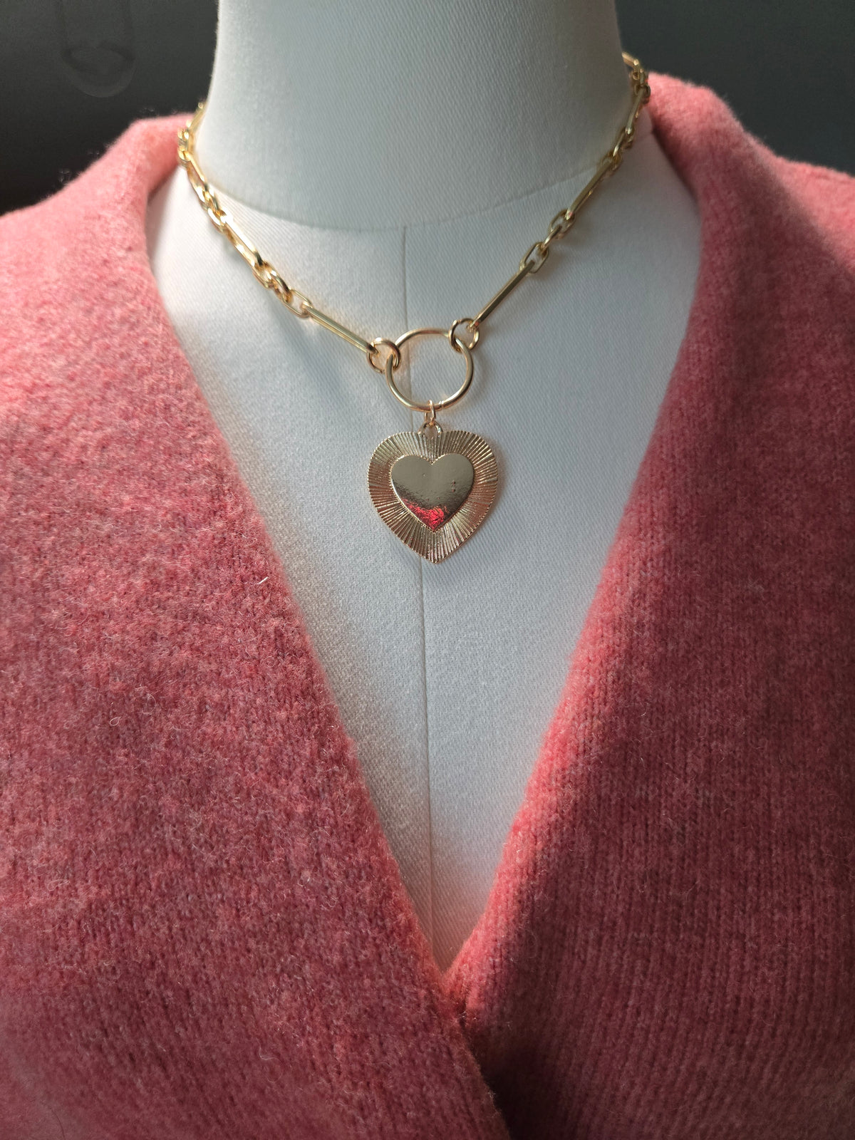 Heart Pendant Necklace / Lizz Studio