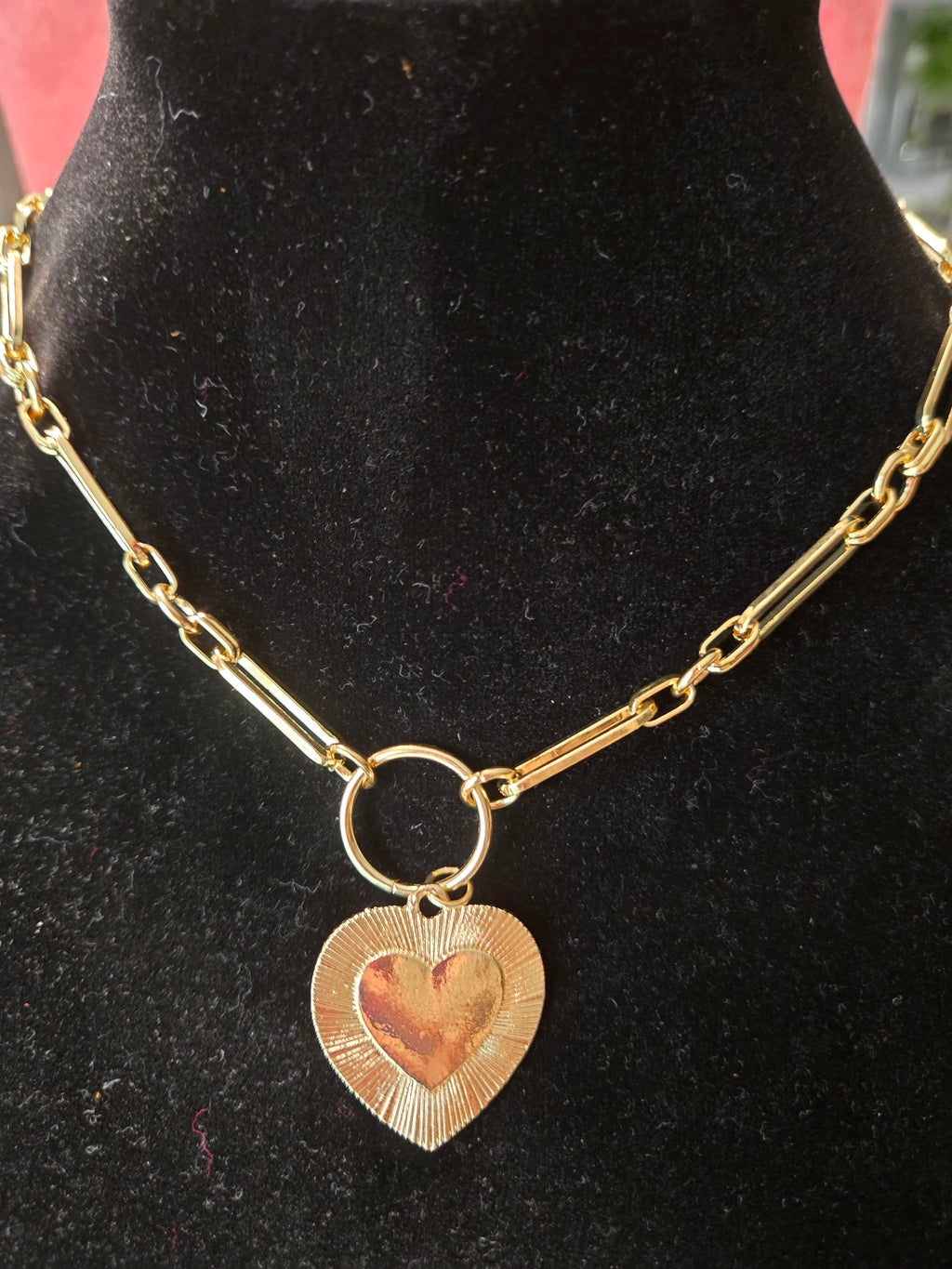 Heart Pendant Necklace / Lizz Studio